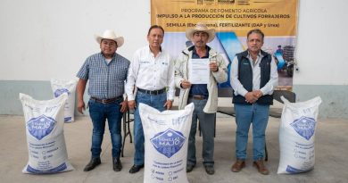 Entregan apoyos a productores del campo en El Marqués