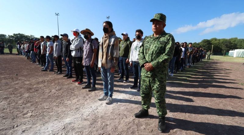 Realizan sorteo militar para la Clase 2004