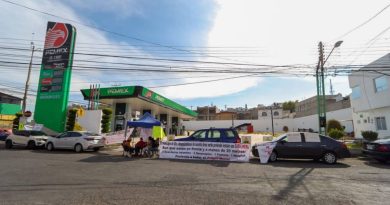 Hacen guardia para evitar apertura de gasolinera