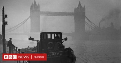 La extraordinaria nube de esmog que cubrió Londres hace 70 años y que sumió a la ciudad en el caos y la oscuridad - BBC News Mundo