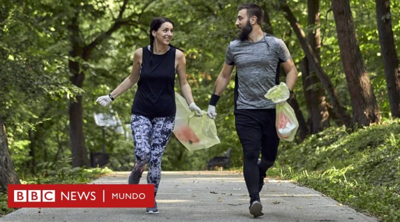 Plogging, el curioso deporte sueco que combina correr con recoger basura - BBC News Mundo