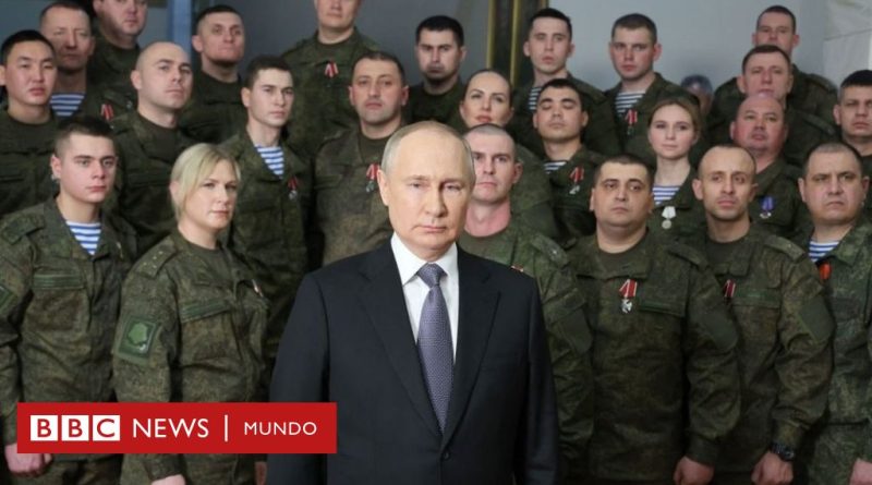 "Nada fue normal": la "desconcertante" bienvenida al Año Nuevo en la Rusia de Vladimir Putin - BBC News Mundo