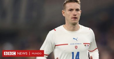 Jakub Jankto se convierte en el primer futbolista internacional en declararse gay - BBC News Mundo