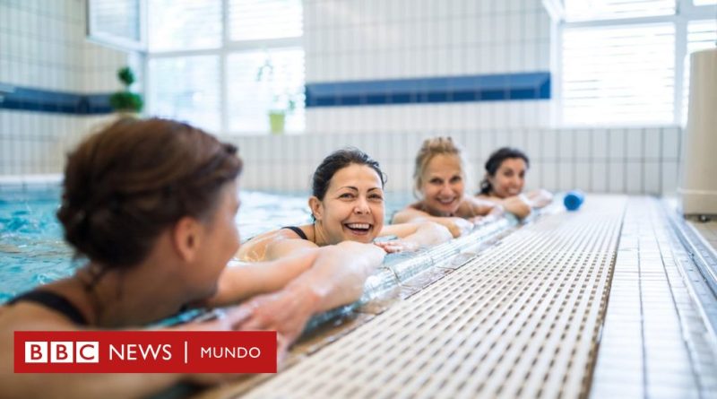 Berlín permitirá a las mujeres ir topless en las piscinas públicas - BBC News Mundo