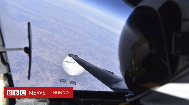 El selfi que muestra a un piloto de EE.UU. sobre el "globo espía" chino antes de que fuera derribado - BBC News Mundo