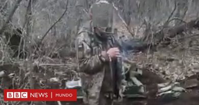 La historia del soldado ucraniano preso y desarmado al que militares rusos mataron mientras fumaba - BBC News Mundo