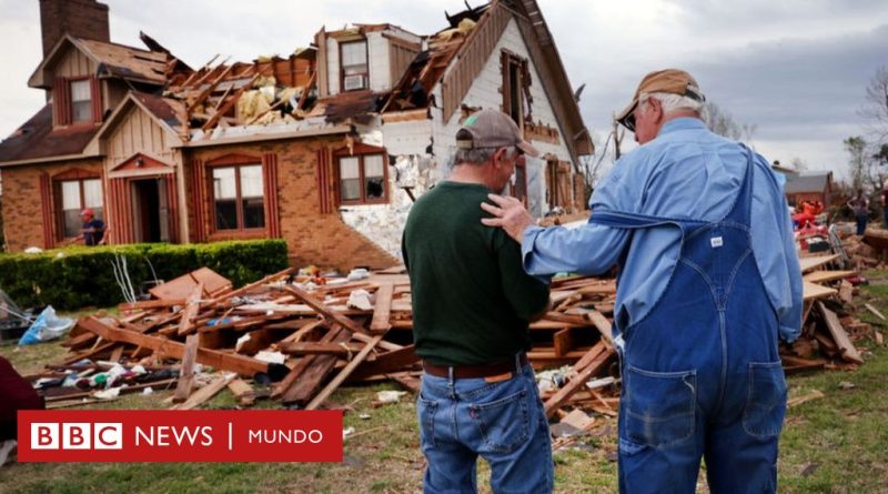 Las imágenes de la devastación en Mississippi tras el paso del tornado que dejó al menos 26 muertos - BBC News Mundo