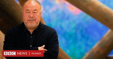 Ai Weiwei: "El papel higiénico tiene el potencial de recordarnos la fragilidad de la vida y la inestabilidad de nuestra comprensión de las situaciones sociales" - BBC News Mundo