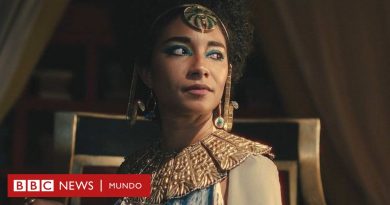 Las quejas en Egipto por la serie de Netflix que presenta a una Cleopatra negra - BBC News Mundo