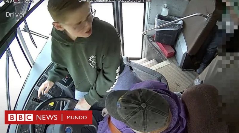 El niño que evitó una tragedia al tomar el control de su autobús escolar tras el desmayo de la conductora - BBC News Mundo