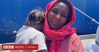 "¡Ayuden a salir a mi familia!": la desesperación y el caos en el principal puerto de Sudán por un conflicto que ya ha dejado más de 500 muertos - BBC News Mundo