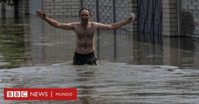 "Está llegando más y más agua cada hora que pasa": las personas que huyen de las inundaciones provocadas por la destrucción de una represa en Ucrania - BBC News Mundo