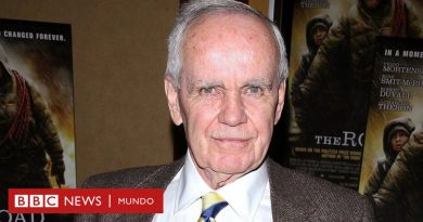 Muere a los 89 años Cormac McCarthy, autor de The Road y No Country for Old Men - BBC News Mundo