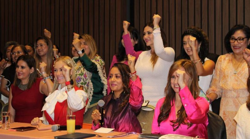 Presentan Frente Nacional de Mujeres "Por Ella, Por Todas"