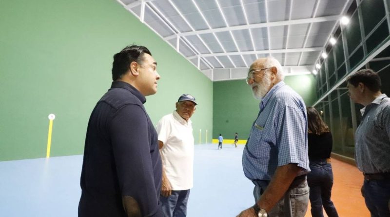 Supervisa Nava obra en Unidad Deportiva "José María Truchuelo"