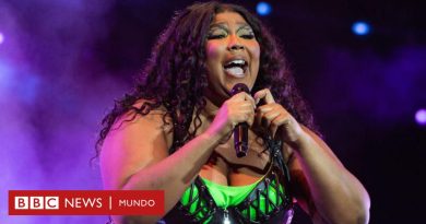 Lizzo: la cantante estadounidense niega las acusaciones de acoso sexual hechas por sus bailarinas - BBC News Mundo