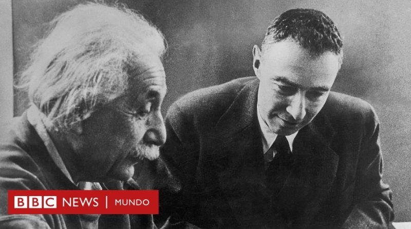 Oppenheimer y Einstein: la complicada relación entre el "padre" de la bomba atómica y el nobel de Física  - BBC News Mundo