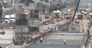 Preparan colocación de trabes de puentes de Paseo 5 de Febrero