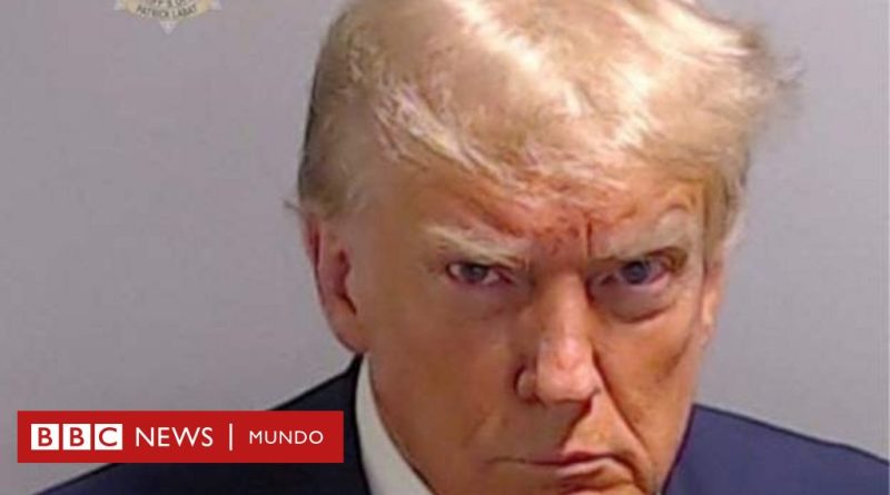 Trump en libertad bajo fianza: la insólita foto policial del expresidente tras entregarse a la Justicia en una prisión en Georgia - BBC News Mundo