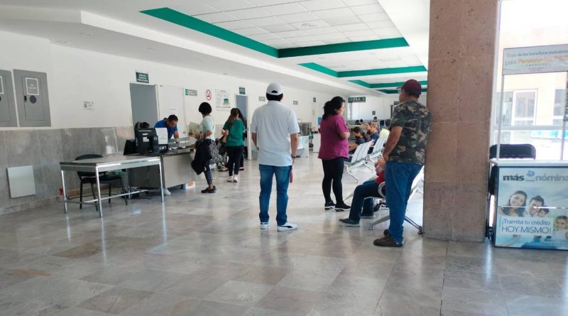 Deja IMSS a pacientes esperando atención