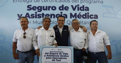 Entrega Nava certificados de Seguro de Vida y Asistencia Médica