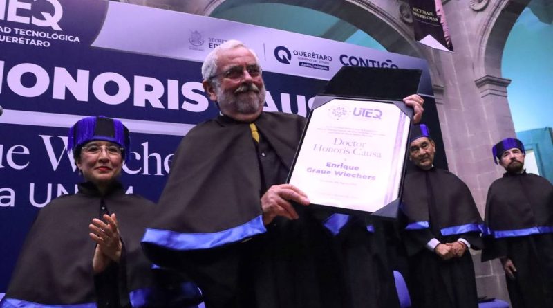 Entrega UTEQ Honoris Causa a Enrique Graue