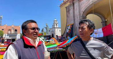 Llevan 50 años levantando el Frontal en el templo de La Cruz