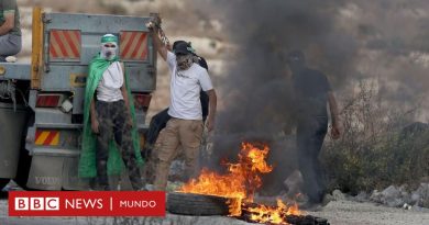 Conflicto palestino-israelí: Israel denuncia que soldados y civiles han sido tomados como rehenes tras la incursión sin precedentes de militantes palestinos - BBC News Mundo