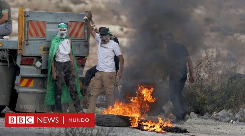 Conflicto palestino-israelí: Israel denuncia que soldados y civiles han sido tomados como rehenes tras la incursión sin precedentes de militantes palestinos - BBC News Mundo