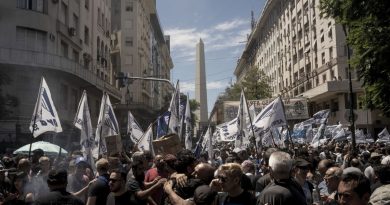 Argentina comienza a aplicar las más de 300 reformas de Milei que abren la puerta al desguace del Estado