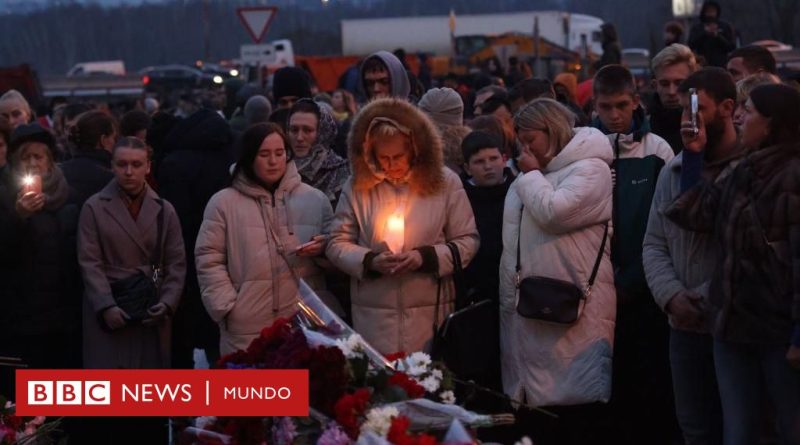 Ataque en Moscú | "Irrumpieron en el auditorio y dispararon a la gente con rifles de asalto": cómo fue el atentado en una sala de conciertos que dejó más de un centenar de muertos y heridos  - BBC News Mundo