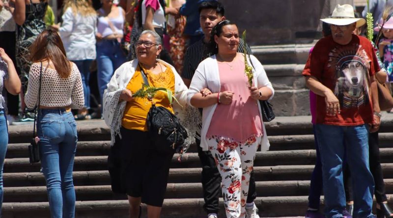 Domingo de Ramos unifica generaciones