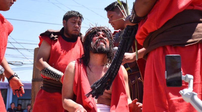 Más de 700 asistentes al Viacrucis de Santa María Magdalena