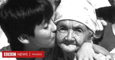 "Yo tenía 8 años y mis amigos 80": Albeiro Vargas, el niño colombiano que se hizo famoso por cuidar ancianos pobres y cuya historia conmovió a Francia - BBC News Mundo