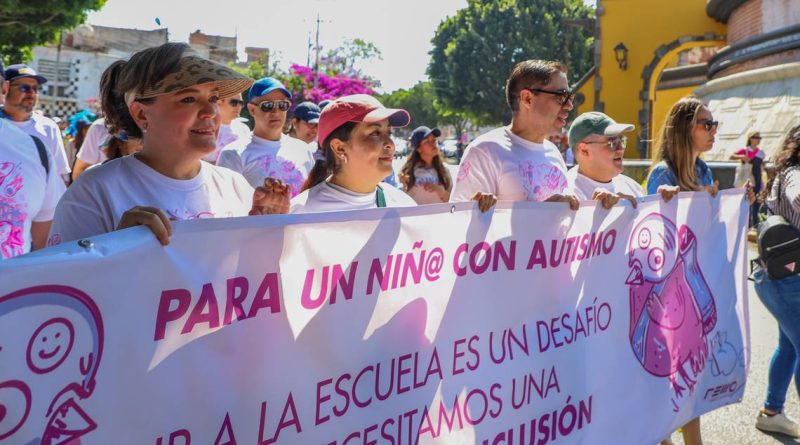 Apoya concientización sobre el autismo