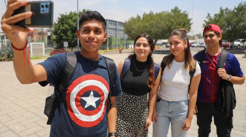 Crean estudiantes bufete turístico gratuito