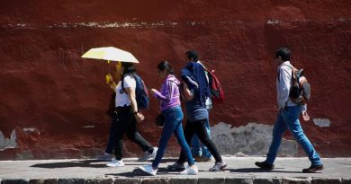 Pide Educación prevenir golpes de calor en alumnos