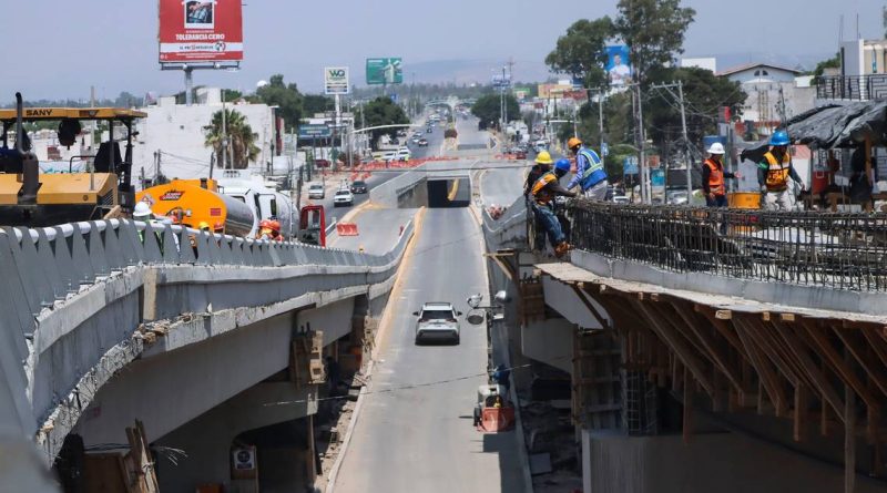 Avance visible en la obra de Paseo 5 de Febrero a la altura de Tlacote 