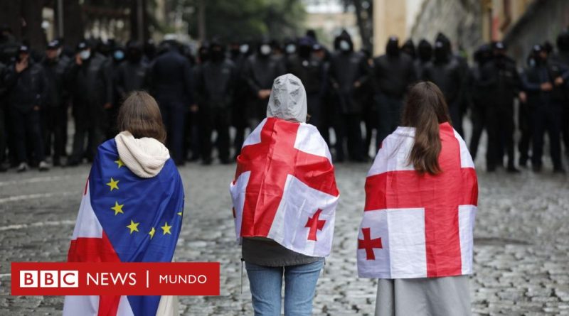 Georgia: en qué consiste la polémica "ley rusa" que aprobó el país y provoca protestas masivas desde hace semanas - BBC News Mundo