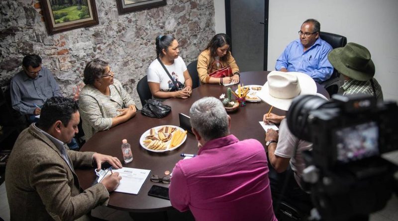 Abren diálogo con vecinos de San Isidro Miranda