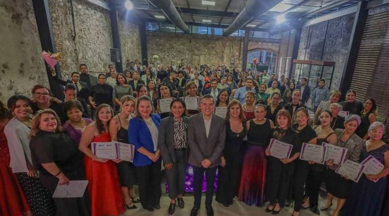 Egresan 28 mujeres impacto