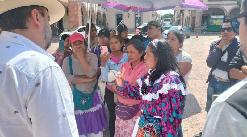 Encaran artesanos a inspectores de Comercio