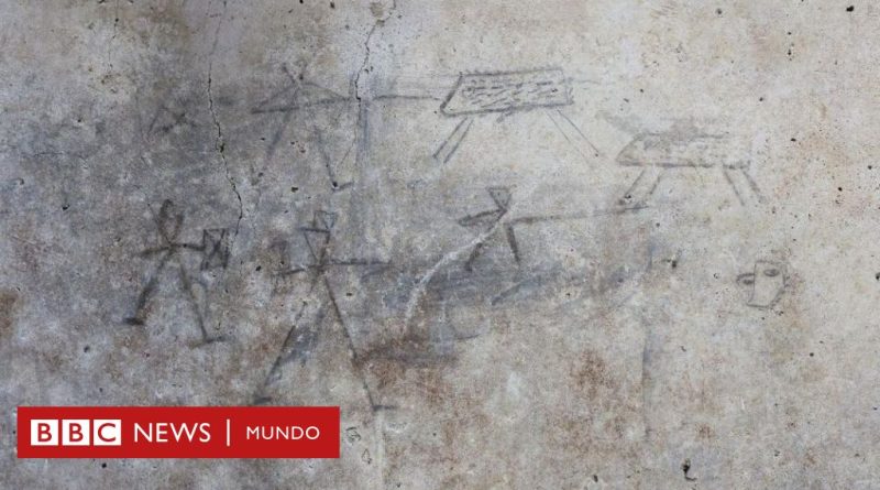 Pompeya: Los dibujos de gladiadores realizados por niños que fueron descubiertos en la ciudad romana sepultada - BBC News Mundo