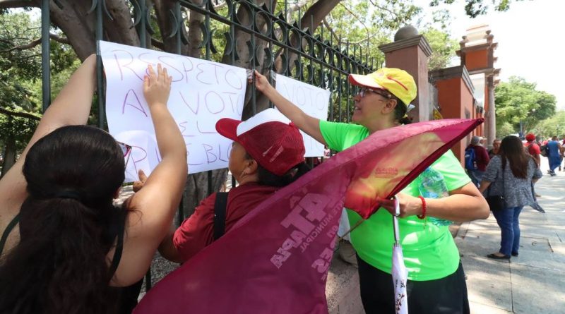 Simpatizantes del excandidato Chema Tapia exigieron "Voto por voto"