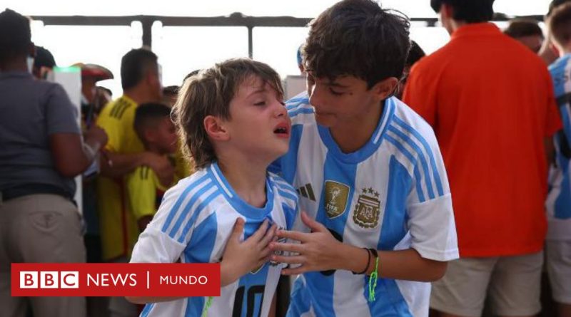 Copa América: el masivo ingreso de hinchas sin entradas retrasó el inicio del Argentina vs. Colombia - BBC News Mundo