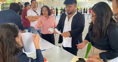 Asignan horas a docentes del CECYTEQ