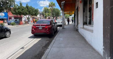 Comerciantes usan espacio destinado a la ciclovía