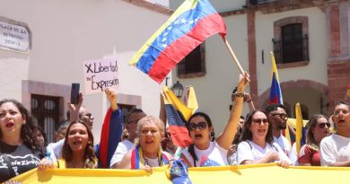 Desde Querétaro protestan contra Nicolás Maduro