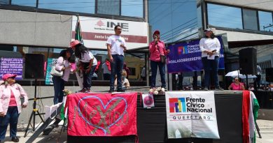 Protestan frente a el INE por sobrerrepresentación