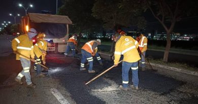 Realizan bacheo emergente en el Libramiento Surponiente